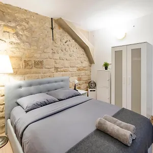 Apartment Entre Opera Et Montmartre, Paris